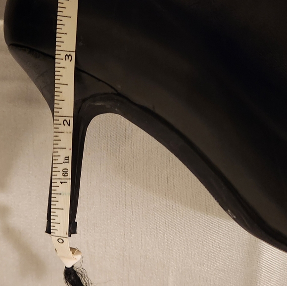 DKNY BLACK LEATHER KNEE HIGH HEELED BOOTS SIZE 7 M - Picture 15 of 16